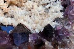 04-Stilbit-auf-Amethyst-Freisen Bildbreite 40mm