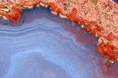 10-Achat-Weiselberg-mit-Ferrierit-im-Rand Bildbreite 40mm